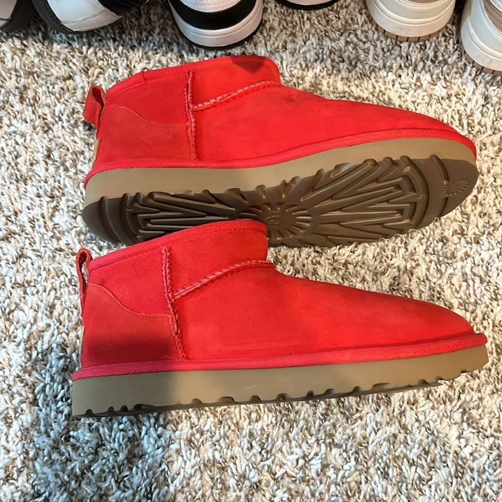 Mini Uggs - Picture 3 of 5